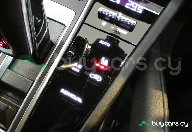 Porsche Cayenne Белый