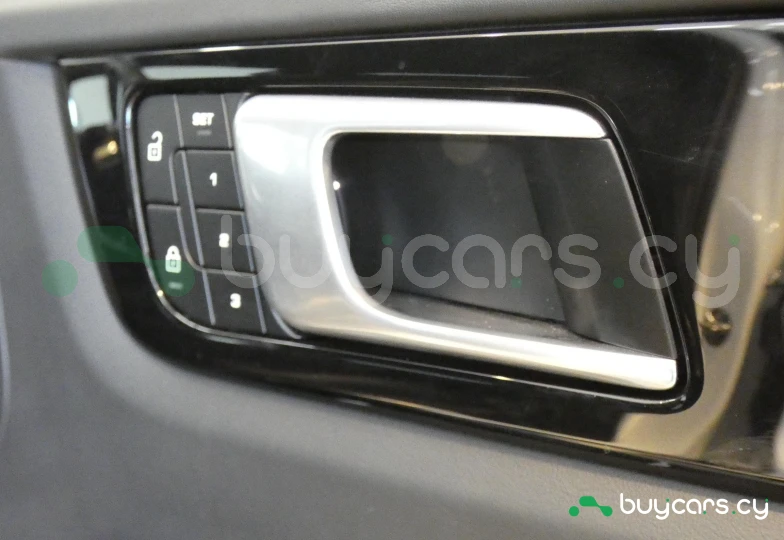 Porsche Cayenne Белый