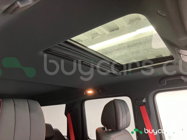 Mercedes G-class White