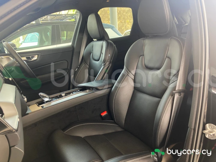 Volvo XC60 Черный