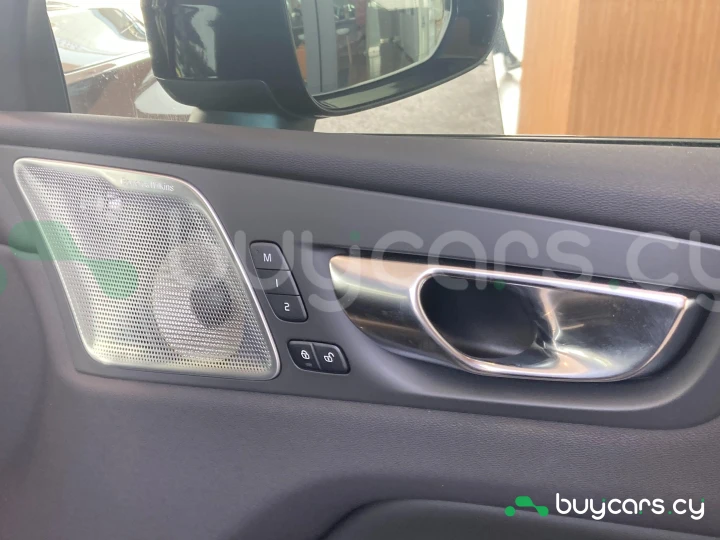 Volvo XC60 Черный