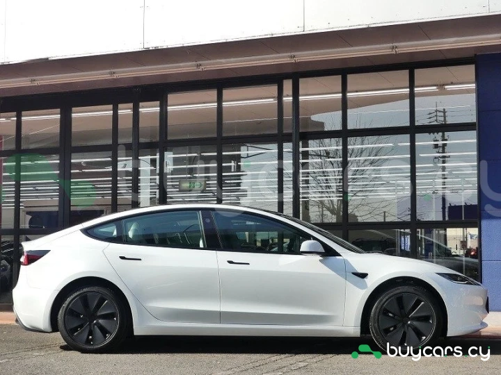 Tesla Model 3 White