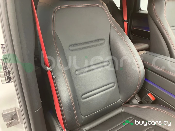 Mercedes G-class White