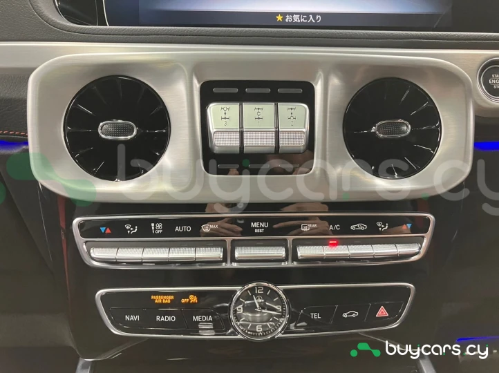 Mercedes G-class White