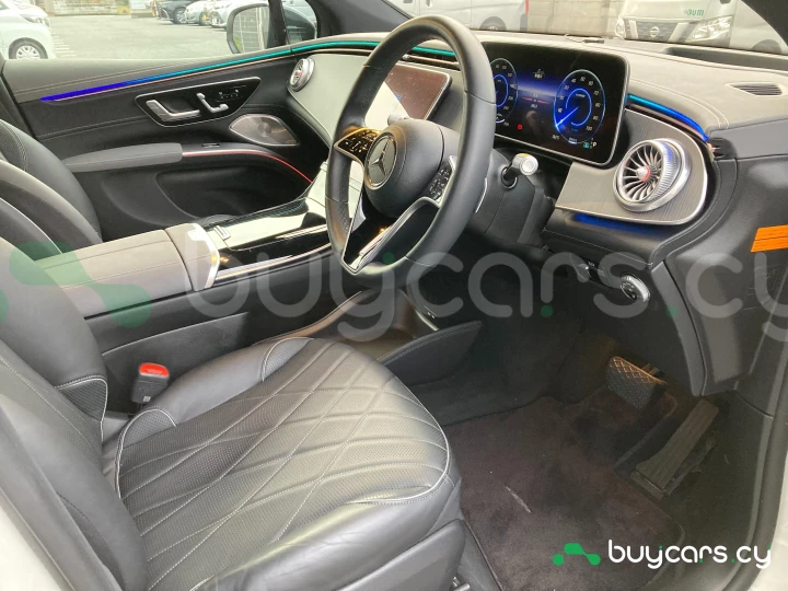 Mercedes EQS Белый