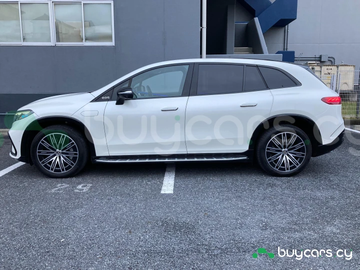 Mercedes EQS Белый