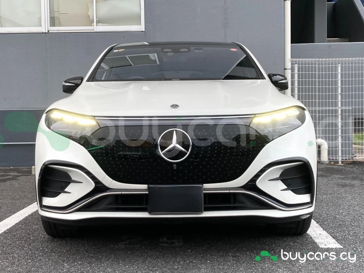 Mercedes EQS Белый