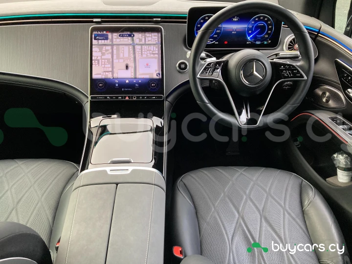 Mercedes EQS Белый