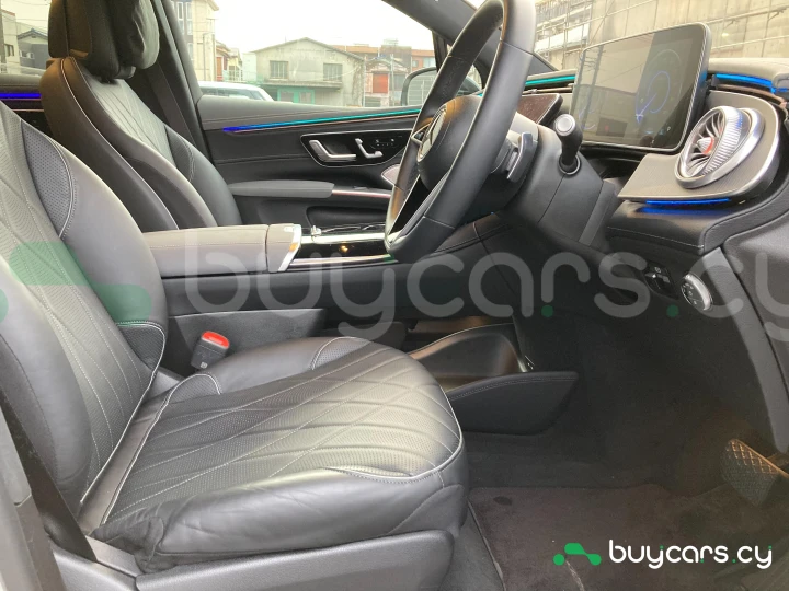 Mercedes EQS Белый