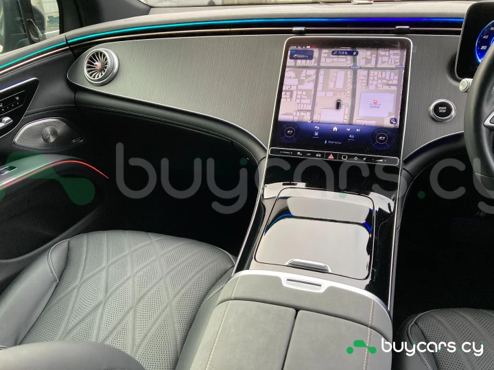 Mercedes EQS Белый