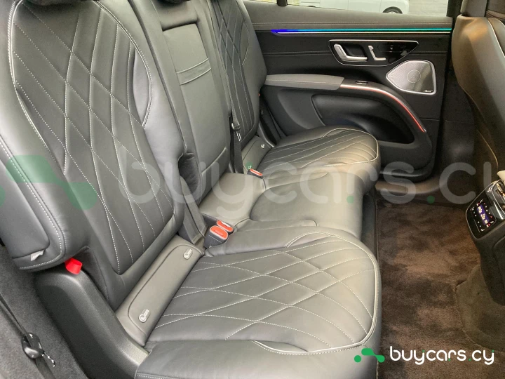 Mercedes EQS Белый