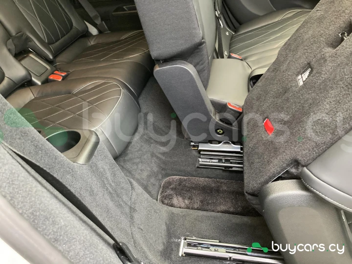 Mercedes EQS Белый