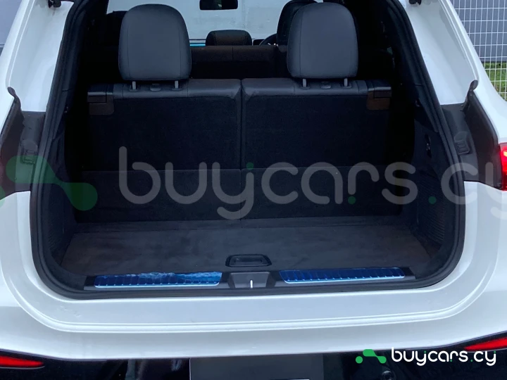 Mercedes EQS Белый