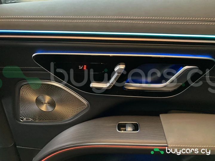 Mercedes EQS Белый