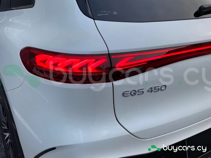 Mercedes EQS Белый