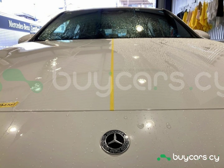 Mercedes EQS Белый