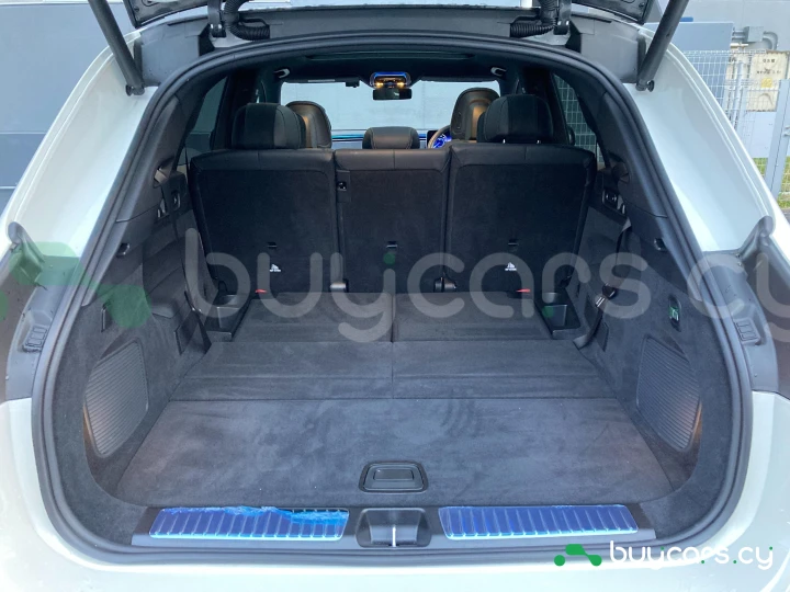 Mercedes EQS Белый