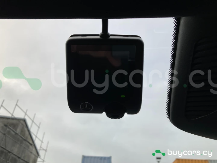 Mercedes EQS Белый