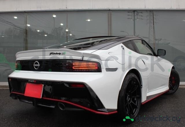 Nissan Fairlady z White