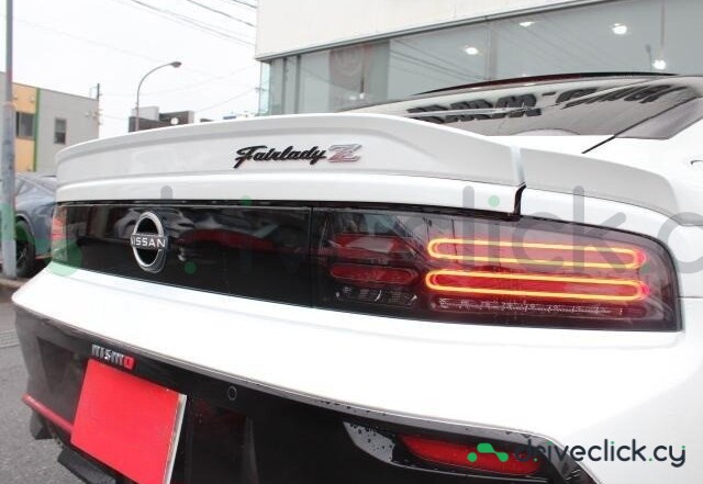 Nissan Fairlady z White