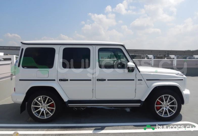 Mercedes G-class Белый