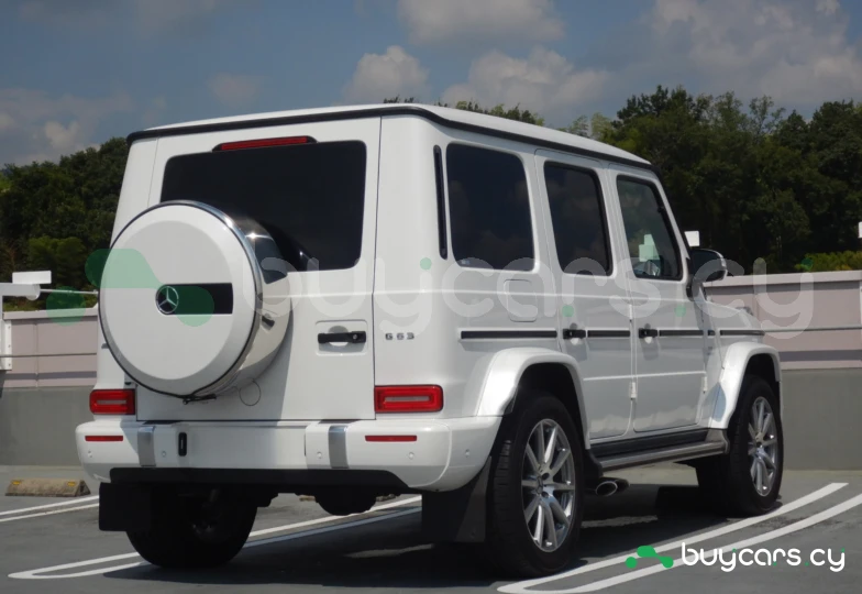 Mercedes G-class Белый