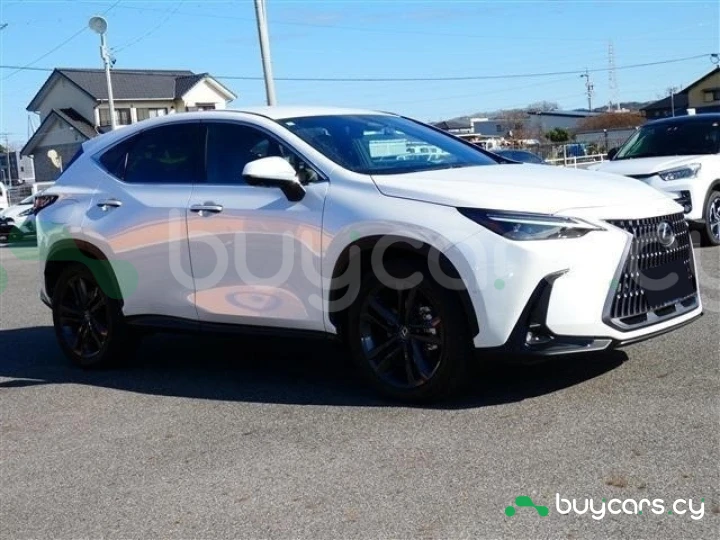 Lexus NX Белый