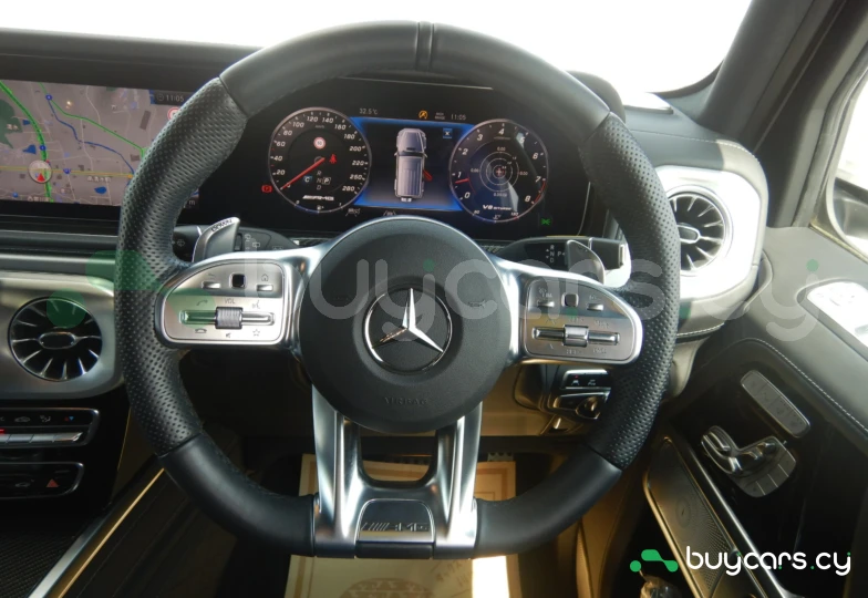 Mercedes G-class Белый