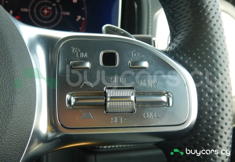 Mercedes G-class Белый