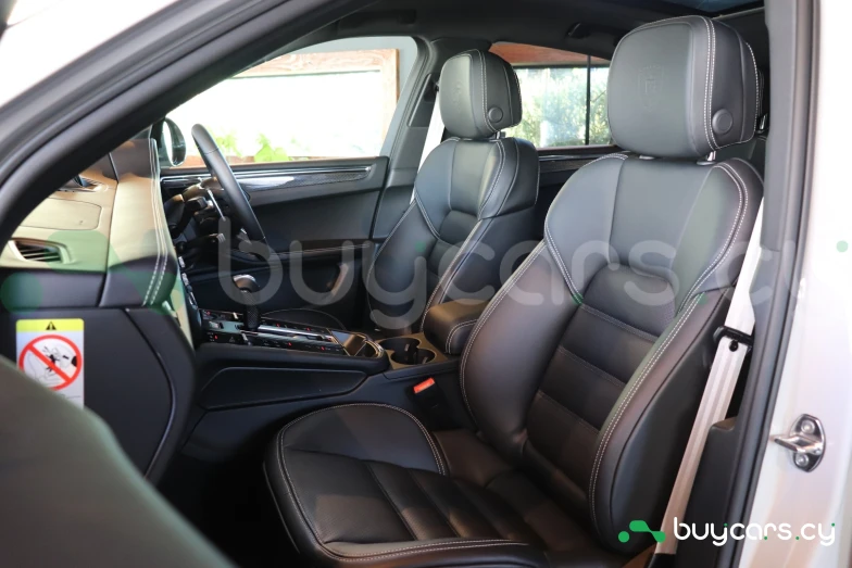 Porsche Macan Белый