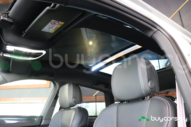 Porsche Macan Белый