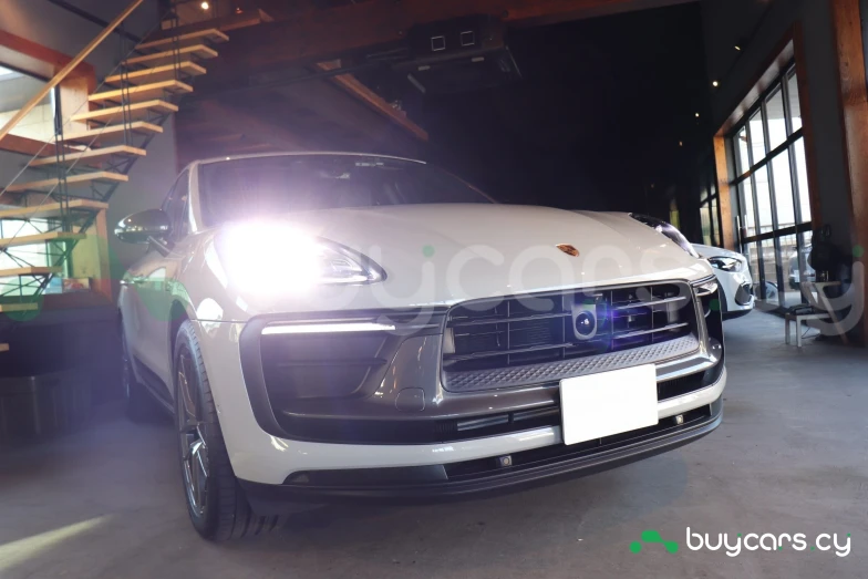 Porsche Macan Белый