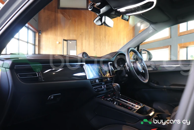 Porsche Macan Белый