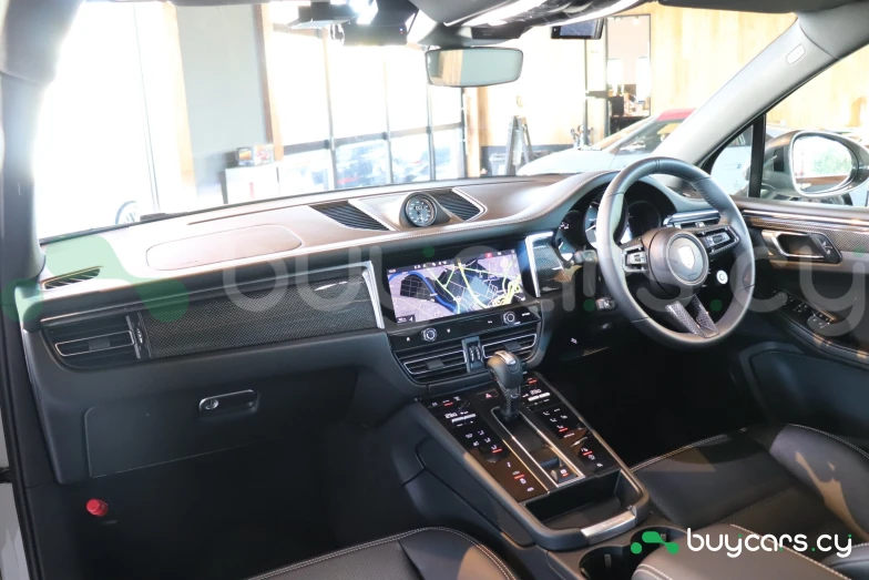 Porsche Macan Белый