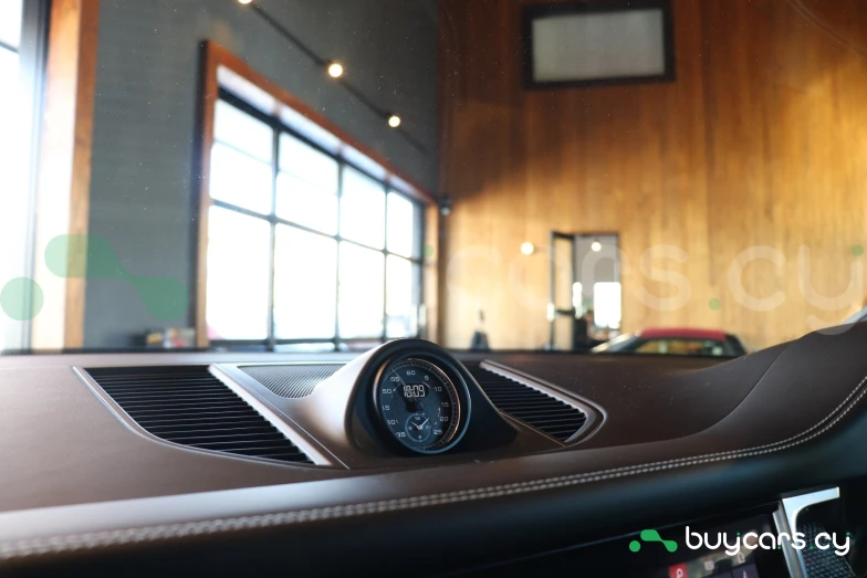 Porsche Macan Белый