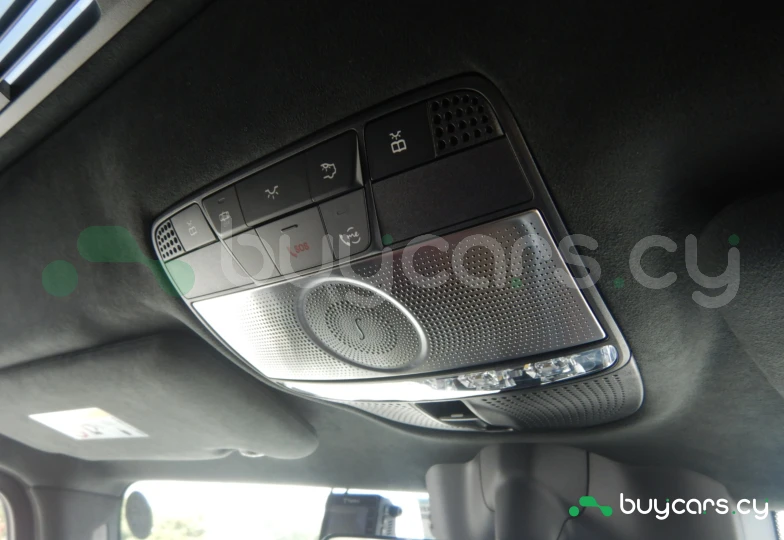 Mercedes G-class Белый