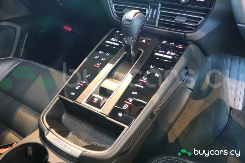 Porsche Macan Белый