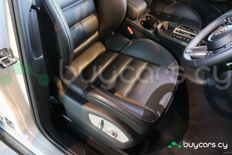 Porsche Macan Белый