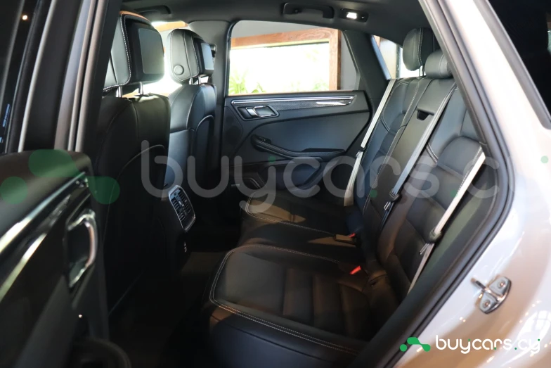 Porsche Macan Белый