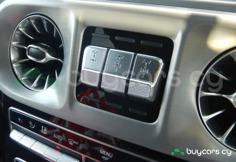 Mercedes G-class Белый