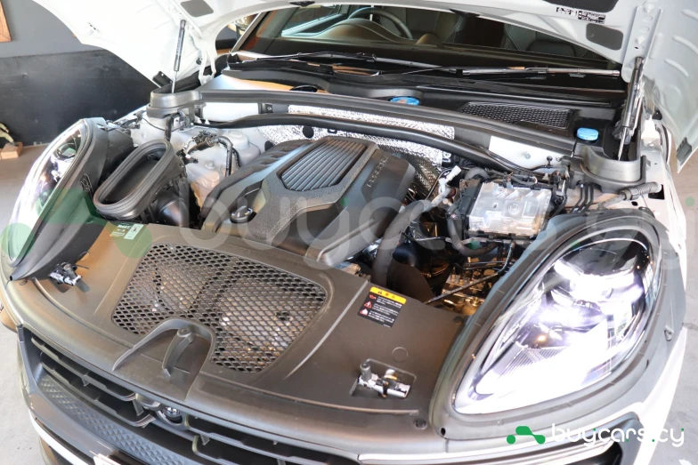 Porsche Macan Белый