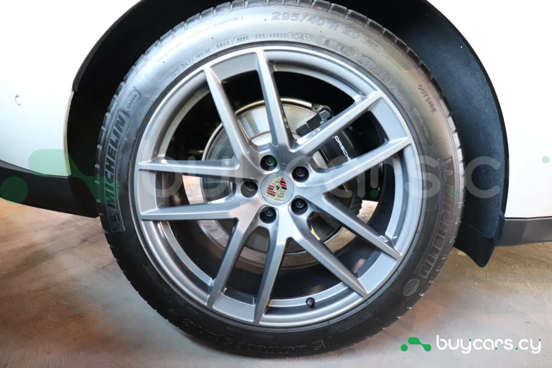 Porsche Macan Белый