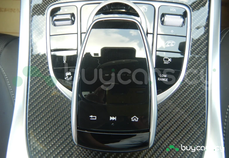 Mercedes G-class Белый