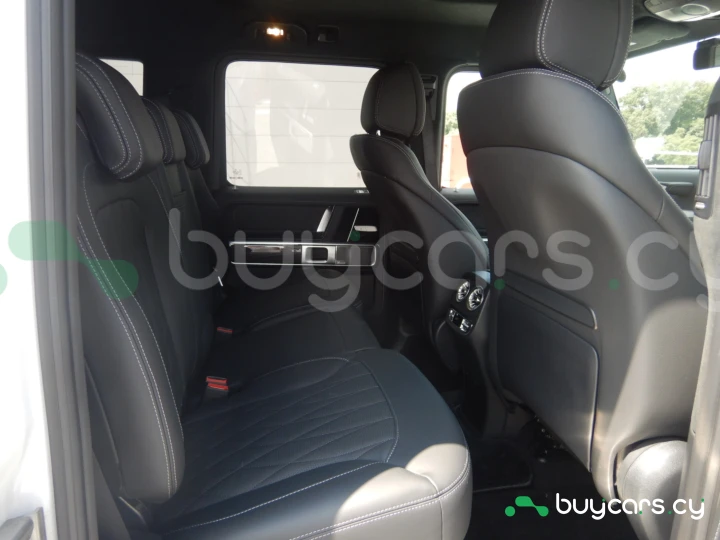Mercedes G-class Белый