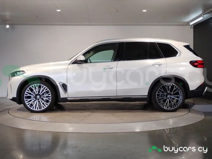 BMW X5 White