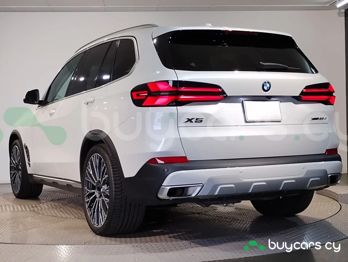 BMW X5 White