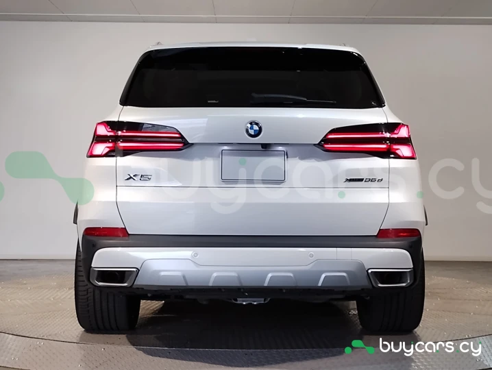 BMW X5 White