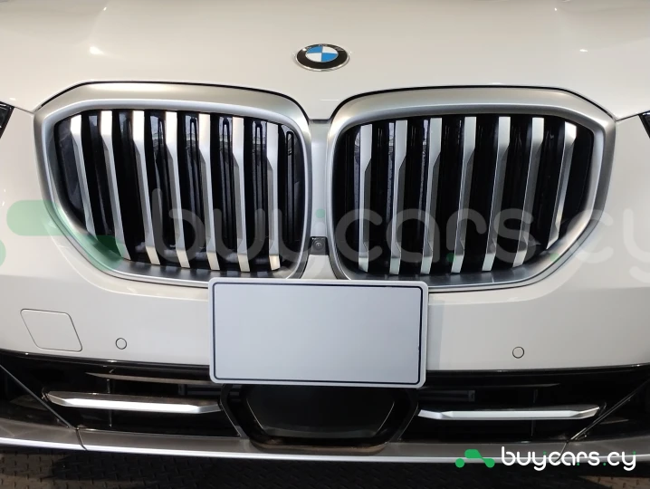 BMW X5 White