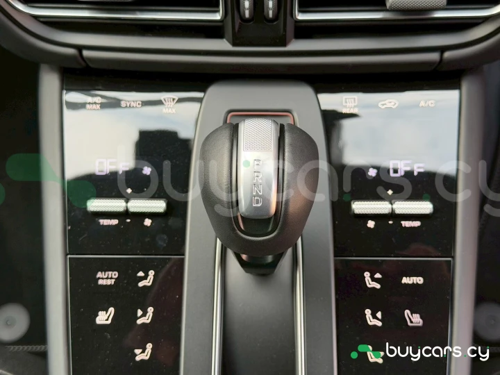 Porsche Macan Белый