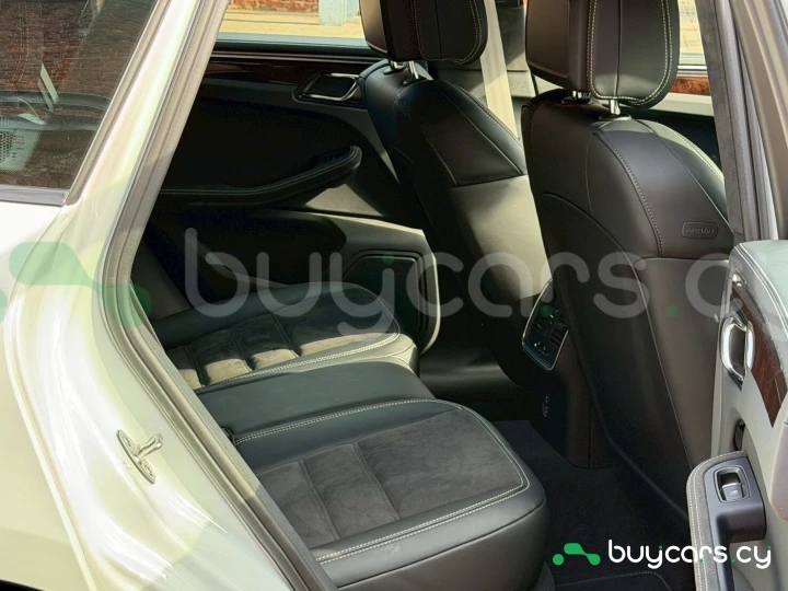 Porsche Macan Белый